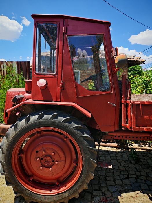 Продавам самоходно шаси  Т16 MГ-1