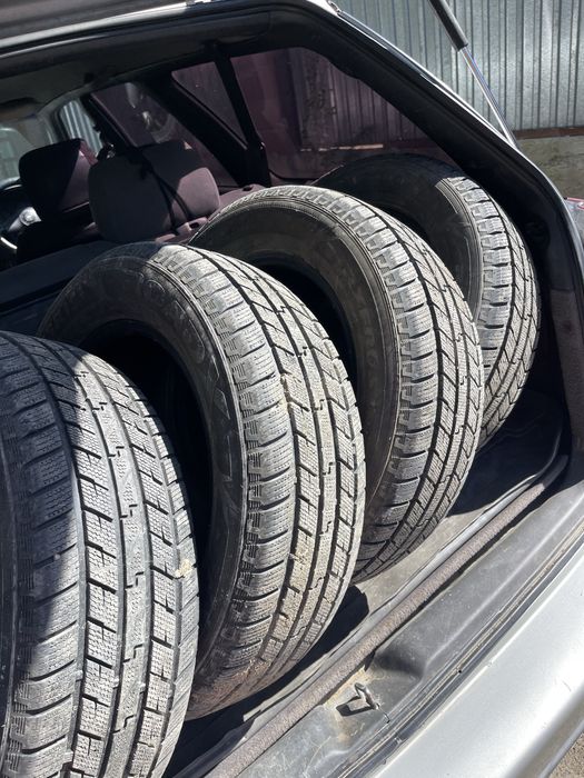 Зимняя резина в хорошем состояний