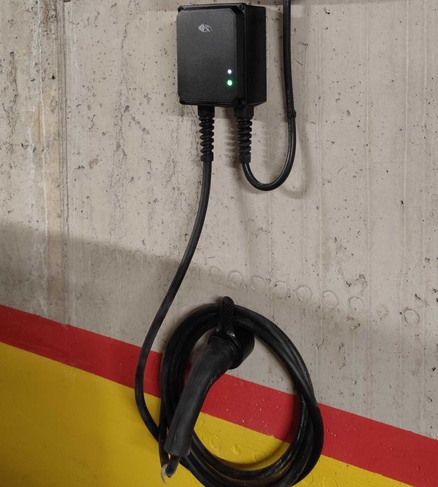 Зарядна станция модел EVS 22 KW/32 A с кабел тип 2 - 5 метра