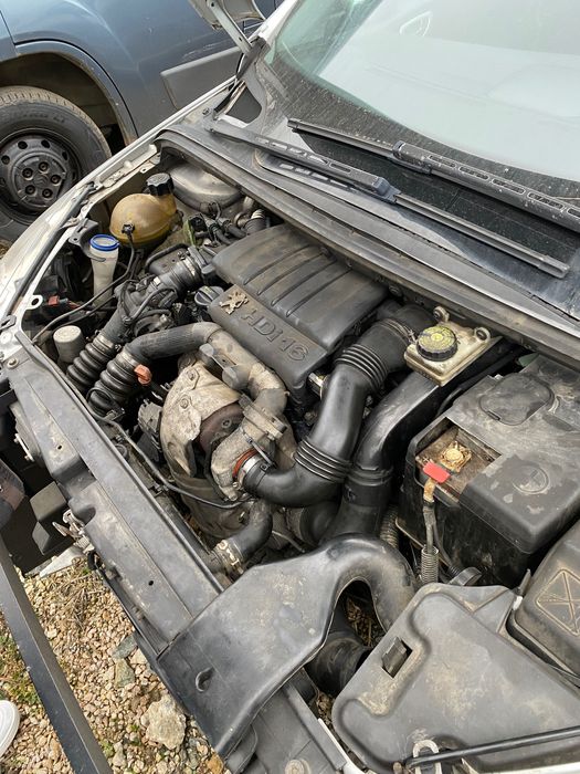 Vând Peugeot 307 pentru dezmembrare