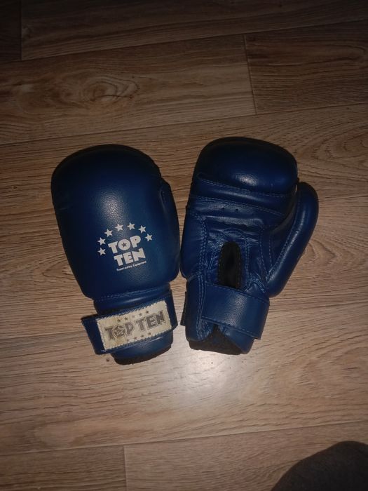 боксерские перчатки