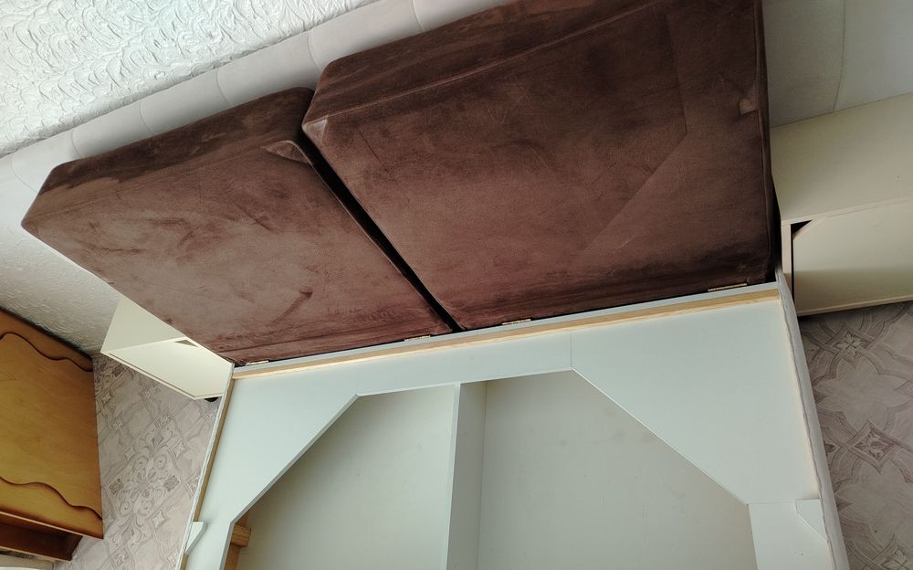 Продам диван, б/у в отличном  состоянии,