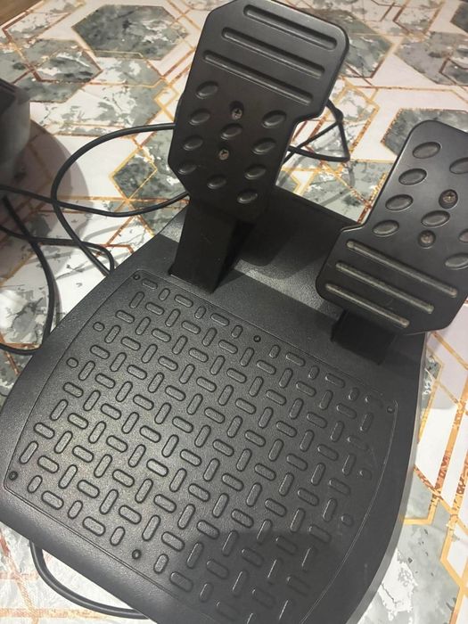Волан Thrustmaster T80 RW FERRARI 488 GTB за PlayStation 5, 4,pc