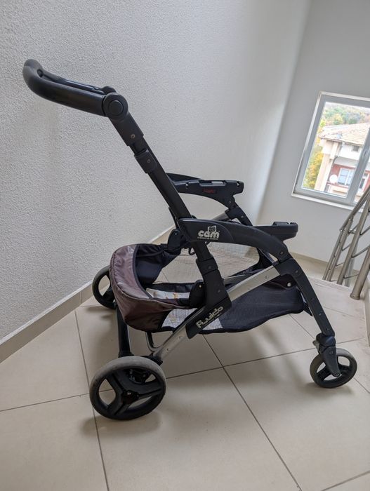 Продавам детска количка CAM fluido 3 в 1