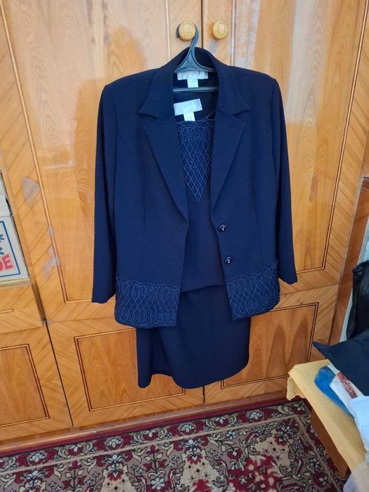 Тройка костюмчик осенний