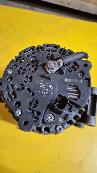 Генератор на Audi a6 c6 180a