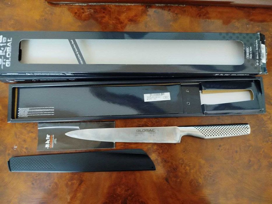 Продам набор: нож Global+точильный камень V-SANE (покупал в Польше)