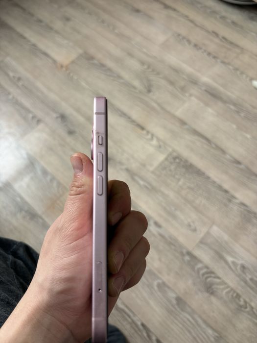 Айфон 15 128г сатылады.