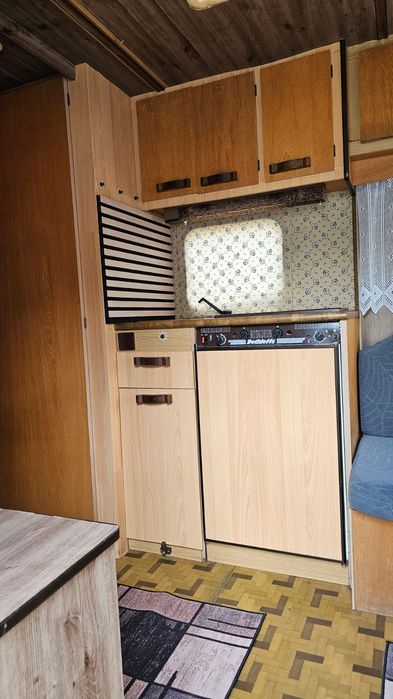 Каравана с външна тента