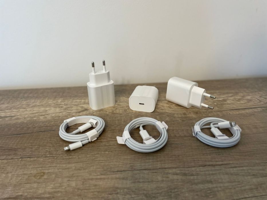 Incarcator iPhone nou