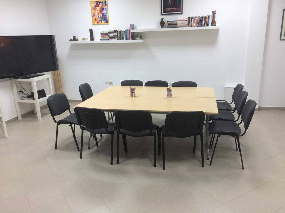 Зала под наем в широк център, 40 кв/м