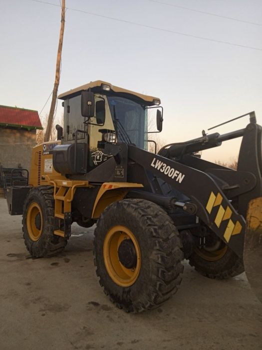 XCMG погрузчик 1.8куб рычаг