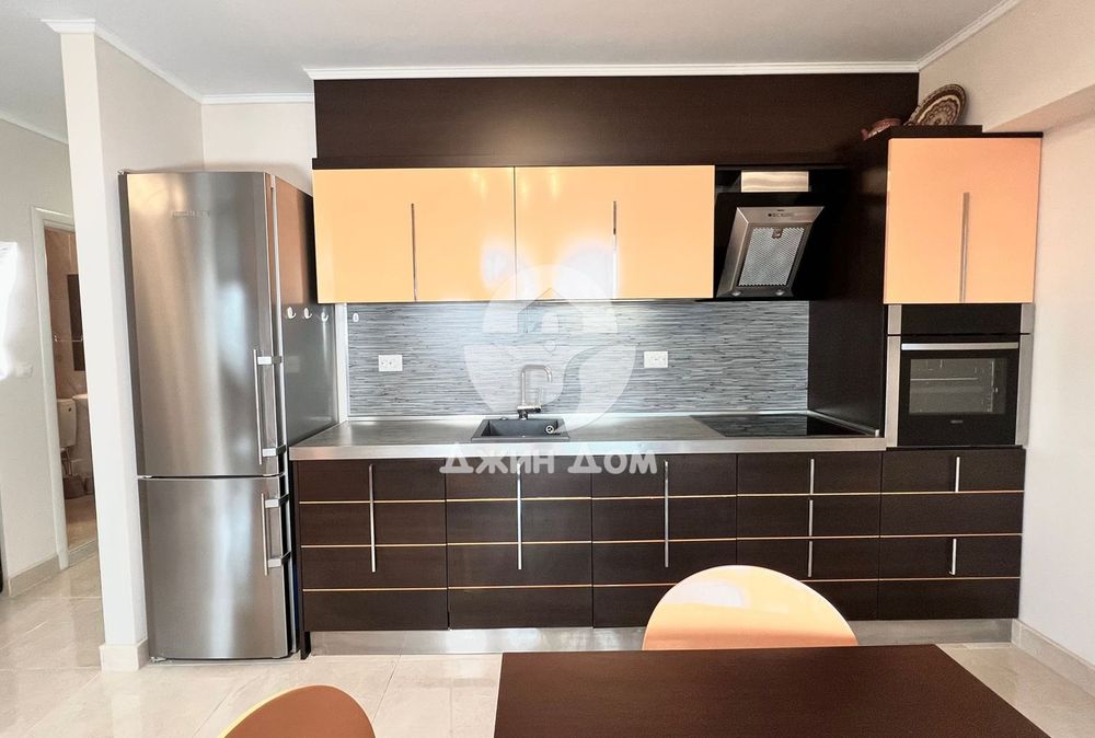 Стилен тристаен апартамент в к-с „Посейдон“, гр. Несебър