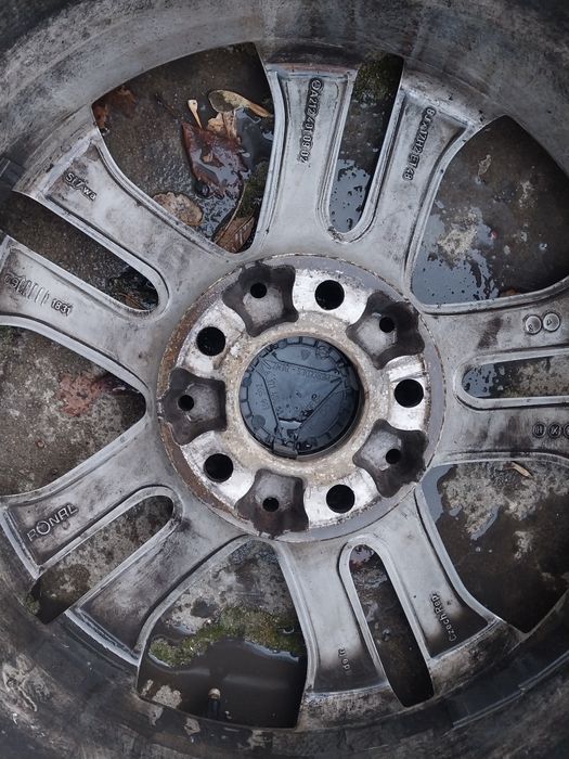 Диски R17 на Мерседес. Беж резины.