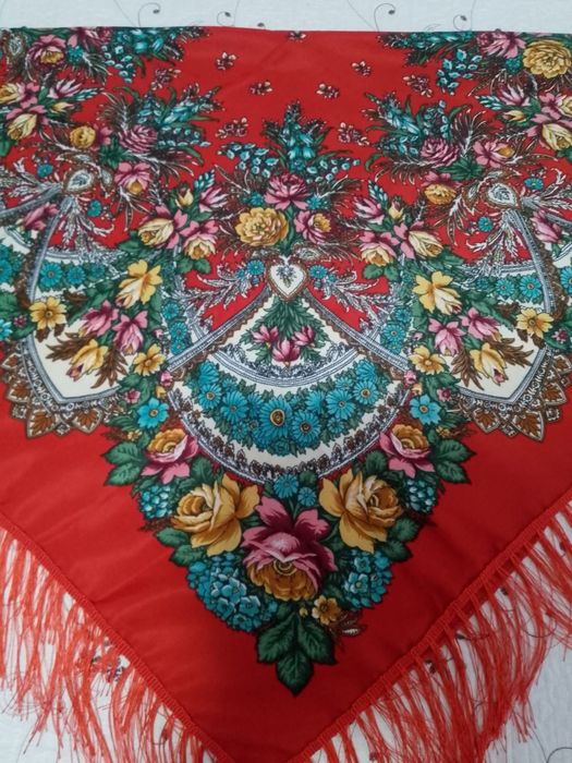 Batic , Sal model tfaditional , cu imprimeu floral