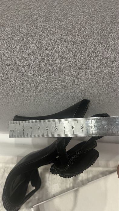 Босаножки черная замша