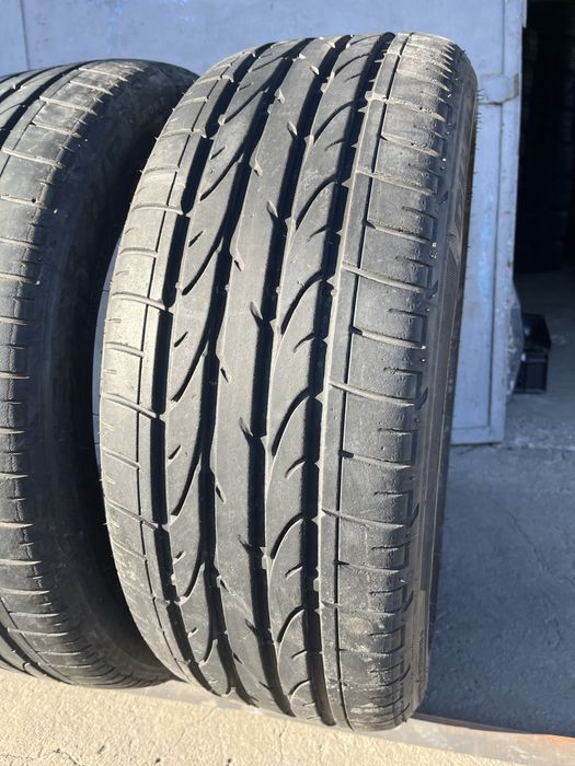 2 бр. летни гуми 235/45/19 Bridgestone DOT 1222 5/6 mm