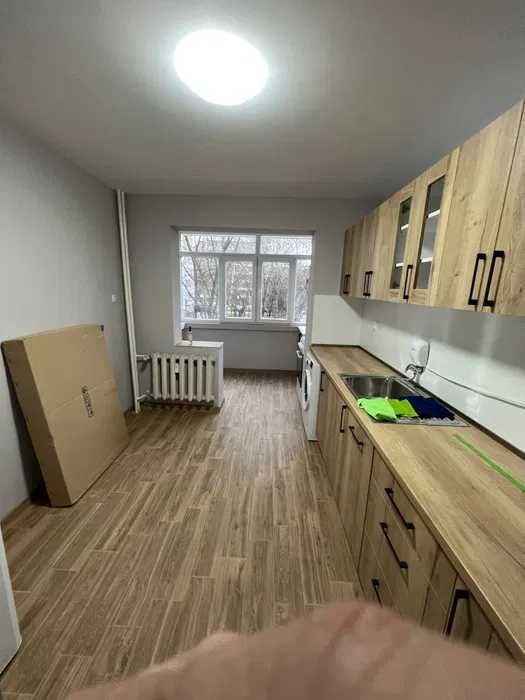Продава се Тристаен апартамент в Пловдив, Център - 75 кв.м за 2107 €/кв.м - Снимка #9