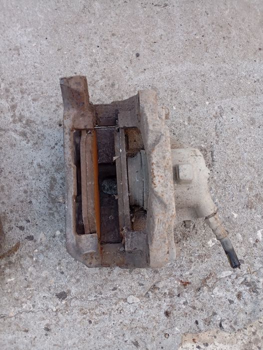 Предни спирачни апарати Renault Scenic 1.9 dci 102