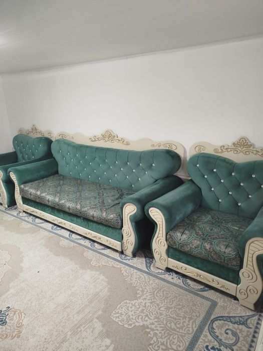 Продам диван тройку в отличном состоянии