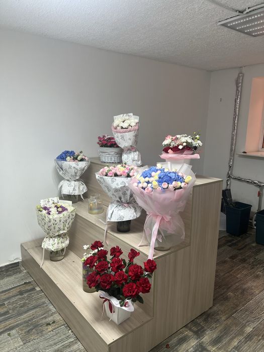 Продается мебель цветочного магазина