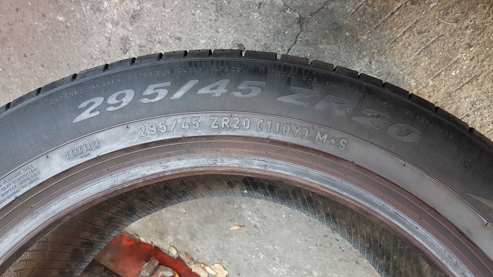 Pirelli  295/45/20