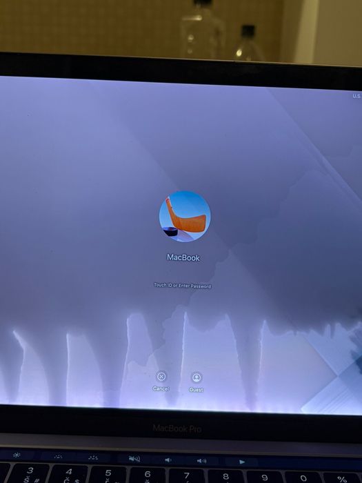 MacBook Pro 13” (2017, Touch Bar) – i5 / 16GB RAM / macOS Ventura