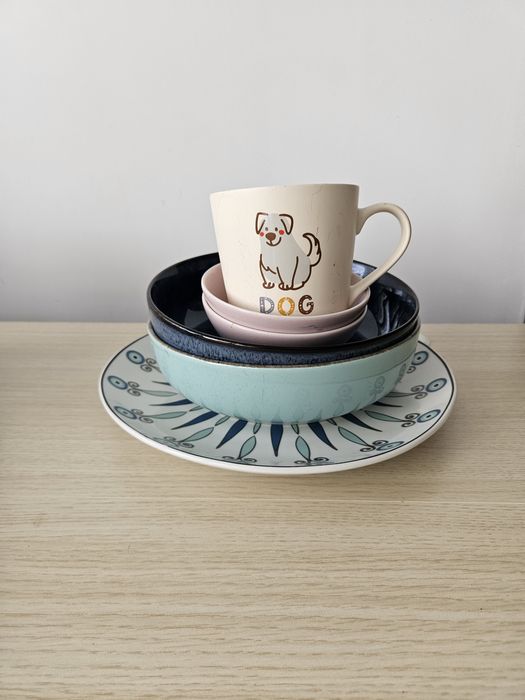 Комплект съдове – чинии и чаша