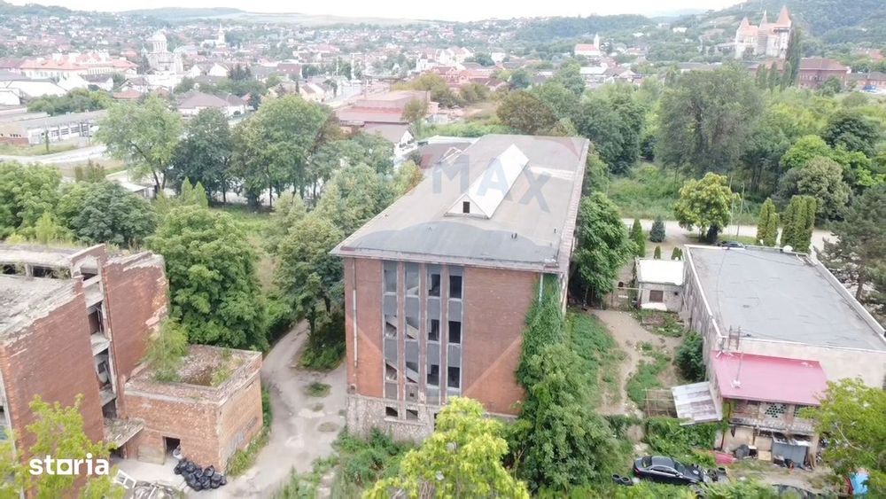 Patrimoniu Industrial, teren si clădiri, lângă Castelul Corvinilor