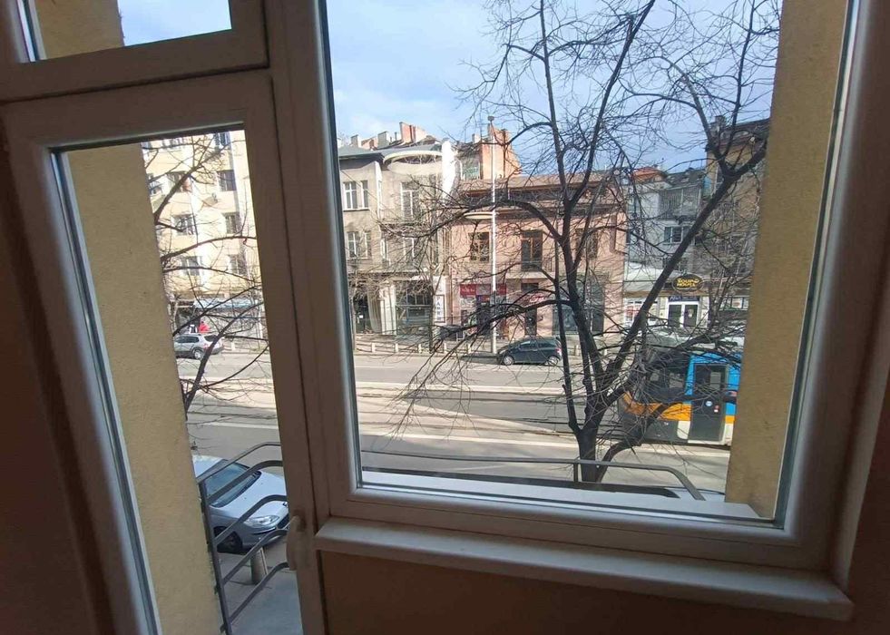 Дава се под наем Двустаен апартамент в София, Център - 75 кв.м за 747.66 € - Снимка #11