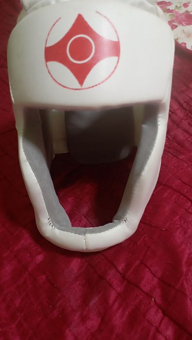 Продам шлем для каратэ