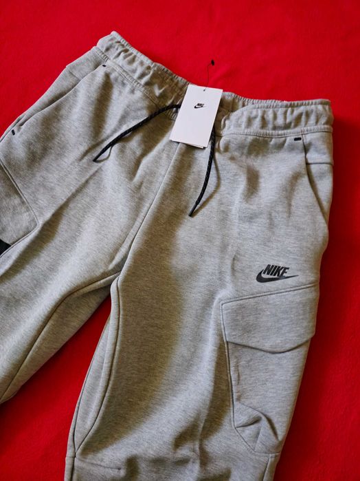 Pantaloni Nike Sportwear TECH FLEECE UTILITY