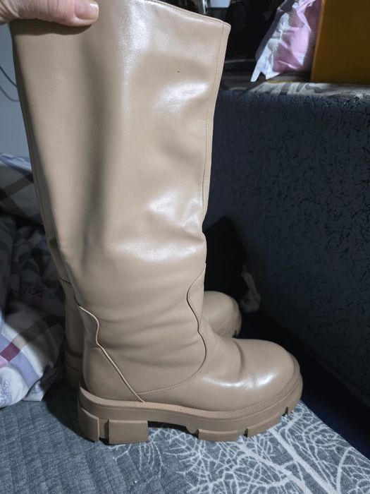 Продам зимние сапоги 38