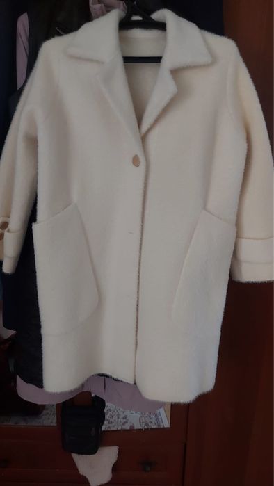 Продам верхнюю одежду