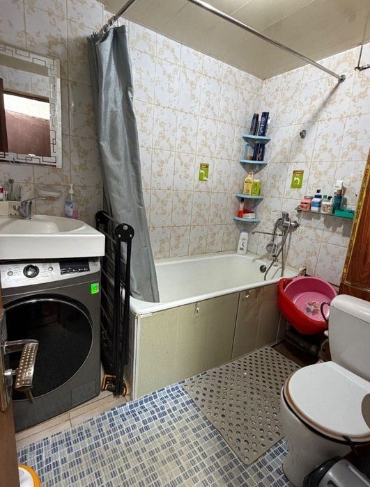 Чиланзар 15 Жуковский 2-ком срочная продажа своя