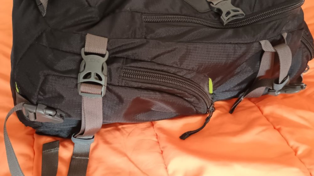 Продавам  пълен  професионална  фотографка раница  Dakine