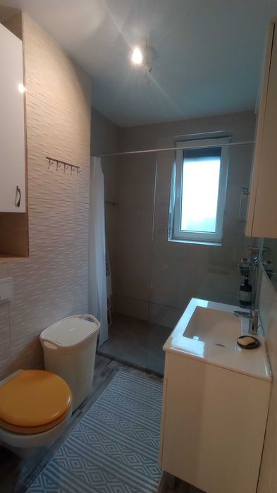 3 cam. cu gradina mare si parcare in zona Europa, PF