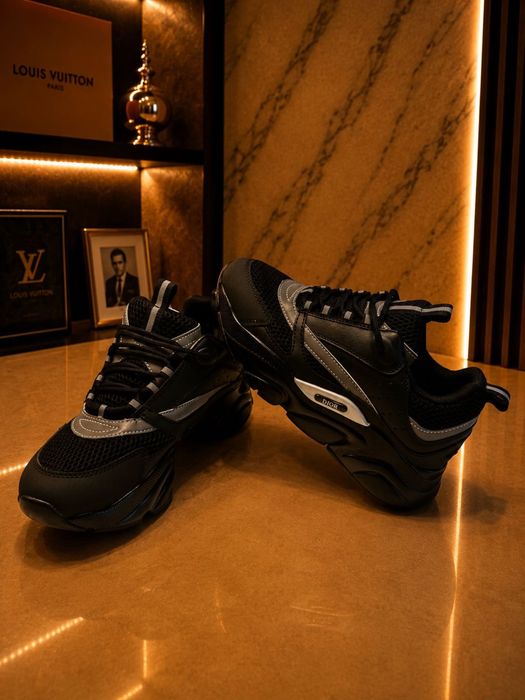Christian Dior B22 Black Edition