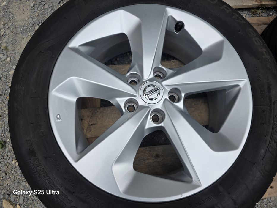 Лети джанти 17ки 5х114.3 Nissan + летни гуми 215/60/17 Riken