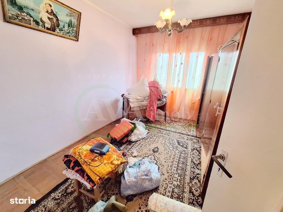 Apartament 4 camere, 2 bai, 80 mp, zona Narcisa