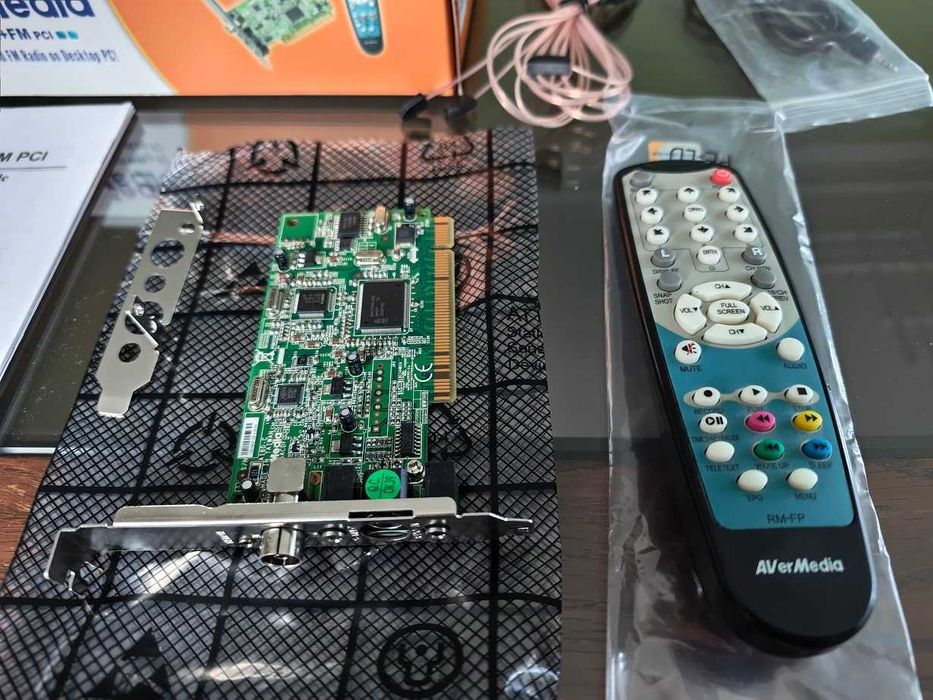 TV Tuner за компютър AVerTV Hybrid + FM
