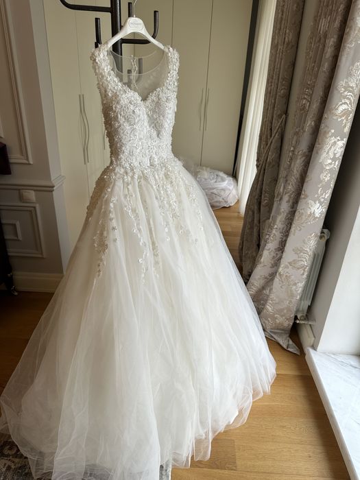 Продам красивые пышное свадебное платье