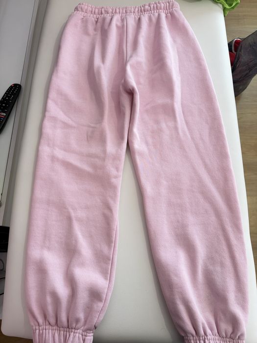 Дамски розов панталон-анцуг