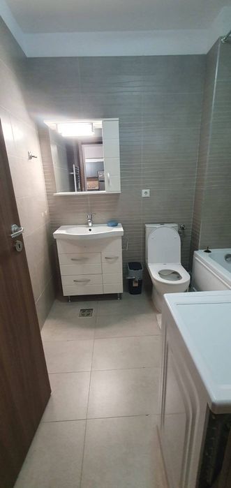 Închiriez apartament 2 camere str Eroilor Floresti