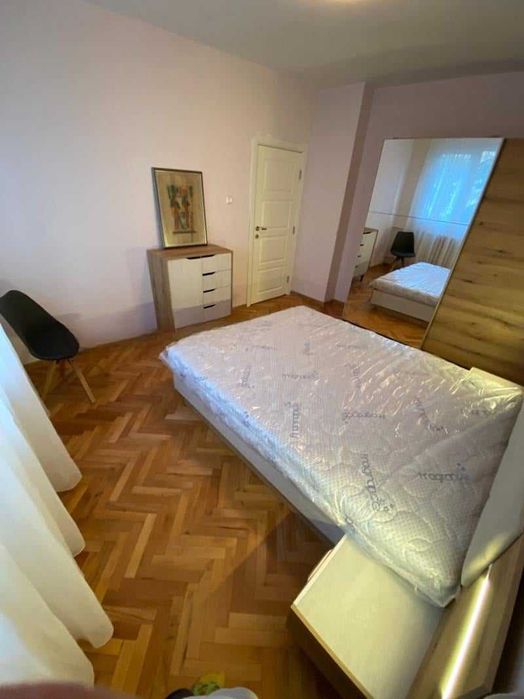 Дава се под наем Тристаен апартамент в София, Изток - 80 кв.м за 765 € - Снимка #3
