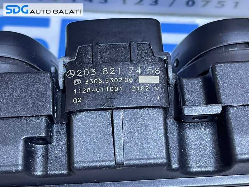 Panou Consola Buton Butoane Releu Avarie Avarii ESP Incalzire Scaune Mercedes Clasa C Class W203 2000 - 2007 Cod 2038217458