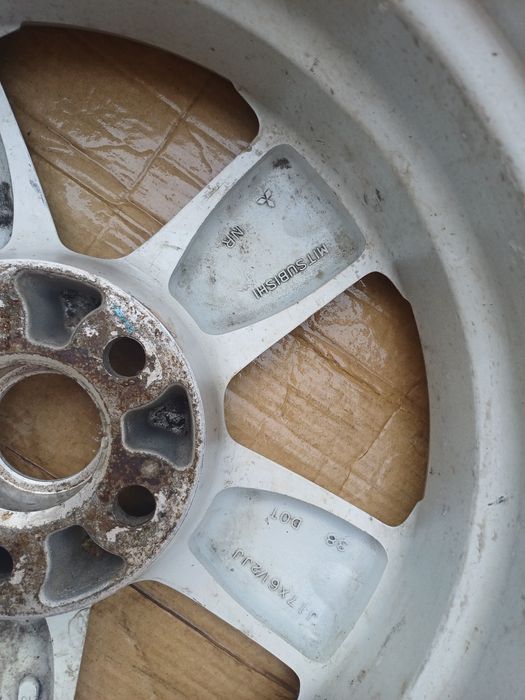 Продам оригинальные диски R17  на MITSUBISHI