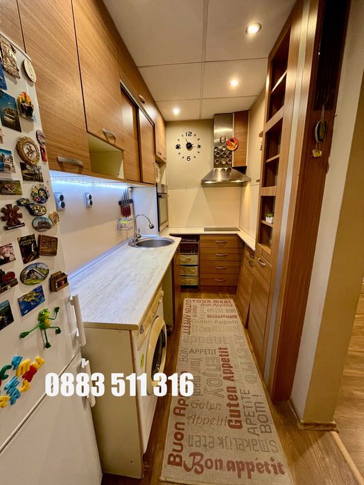 Продава се Тристаен апартамент в София, Фондови жилища - 61 кв.м за 1522 €/кв.м - Снимка #2