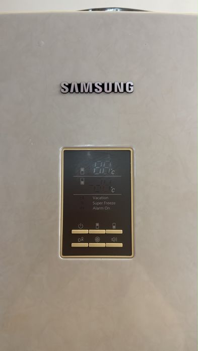 Холодильник SAMSUNG