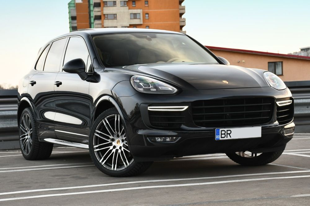 Vand Porsche Cayenne GTS / Platinum Edition / Panoramic / R21